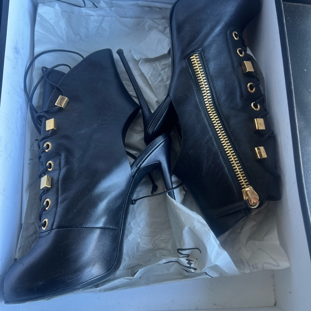 GIUSEPPE Heels